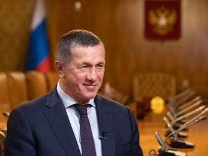 Полпред Президента Юрий Трутнев поздравил с Днем защитника Отечества