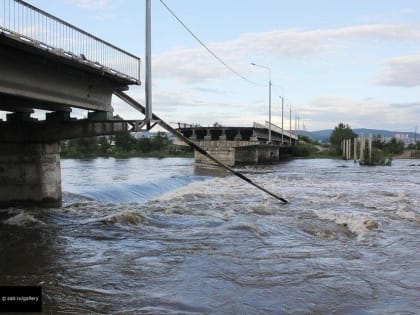 Режим ЧС ввели в Чите в районе разрушенного Каштакского моста