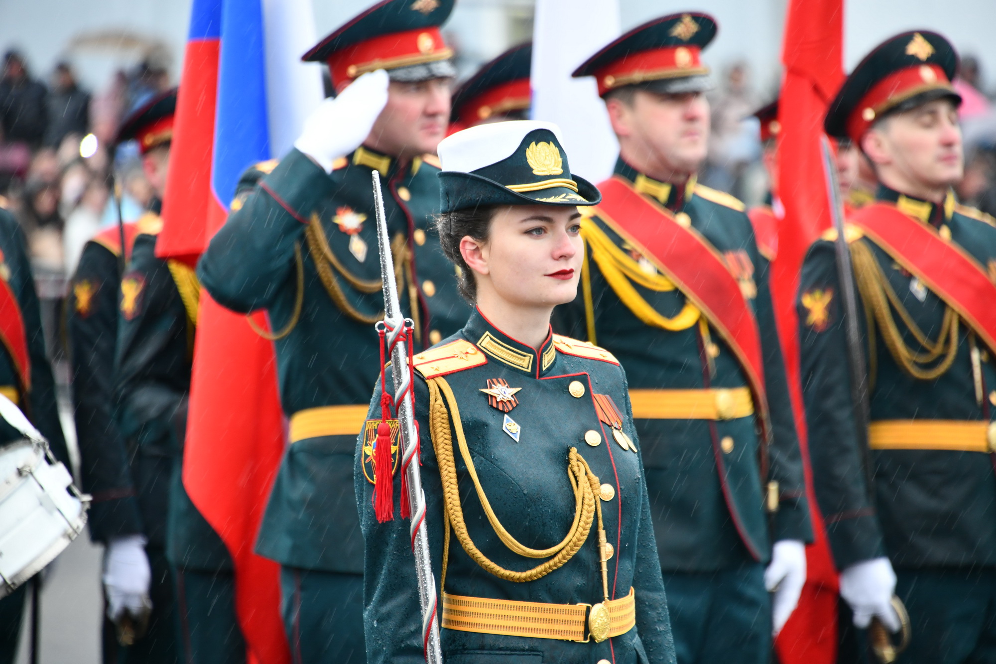 Кремлевская женщина. Кремлевские жены фото. Красивые женщины Кремля на службе. Кремлевские дамы. Женщины в Кремле.