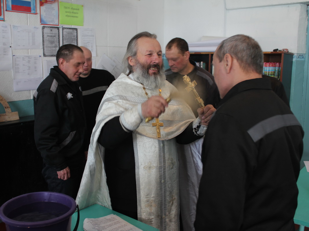 Батюшки в церкви Новозыбков