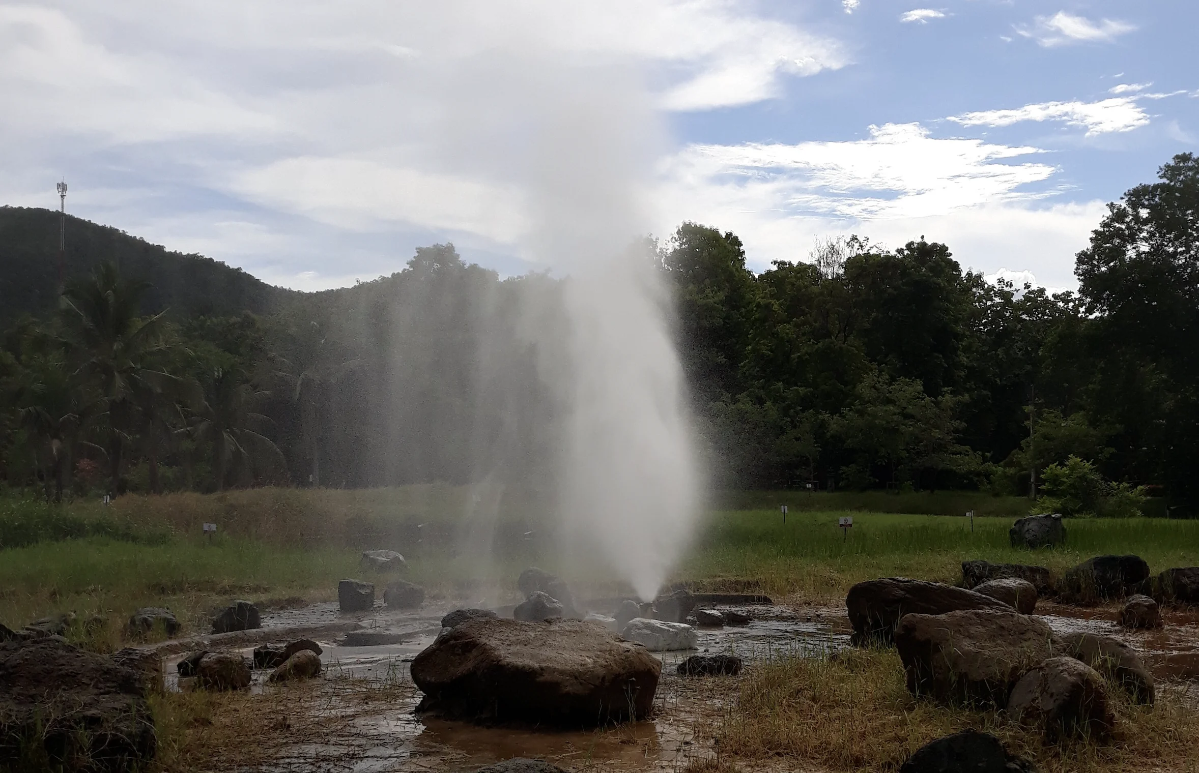 Mae Kampheang Hot Spring