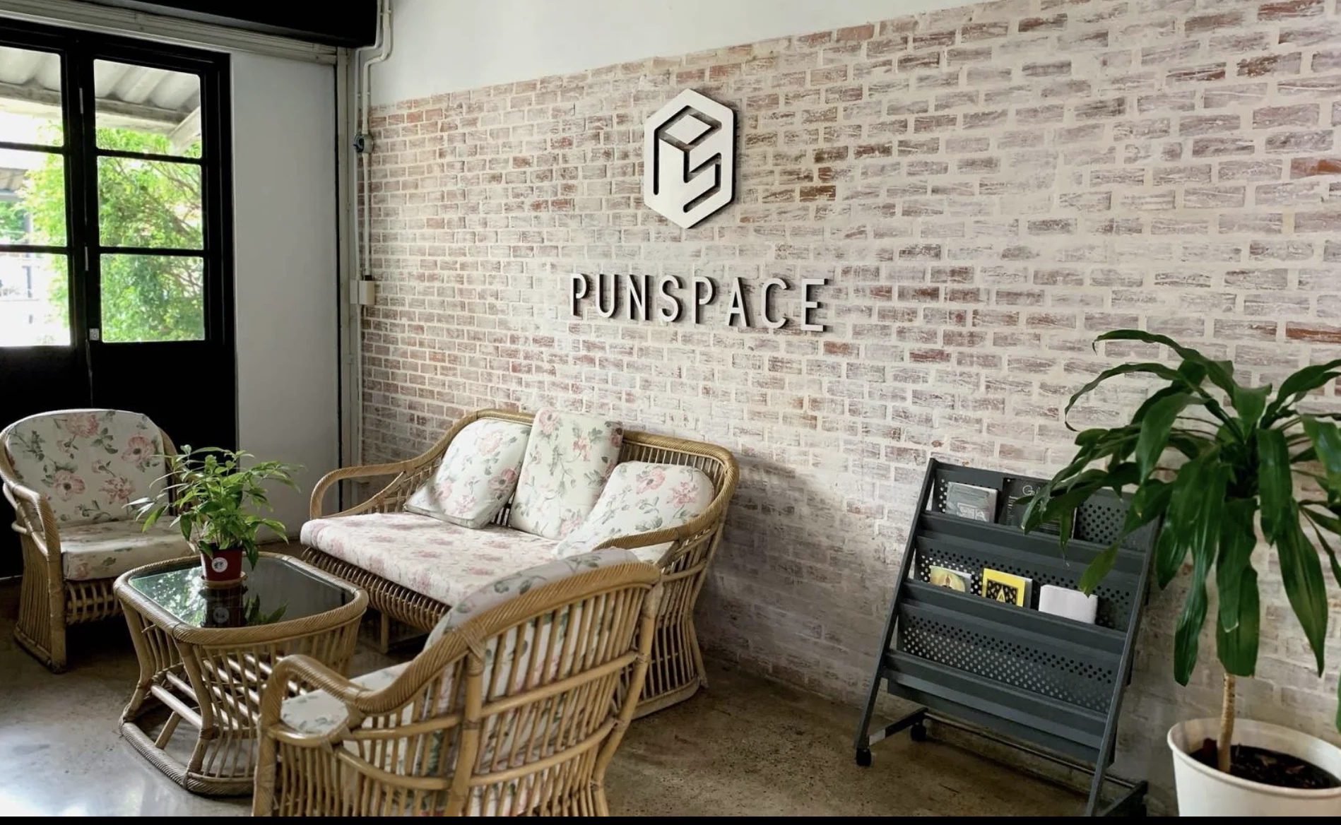Punspace Tha Phae Gate