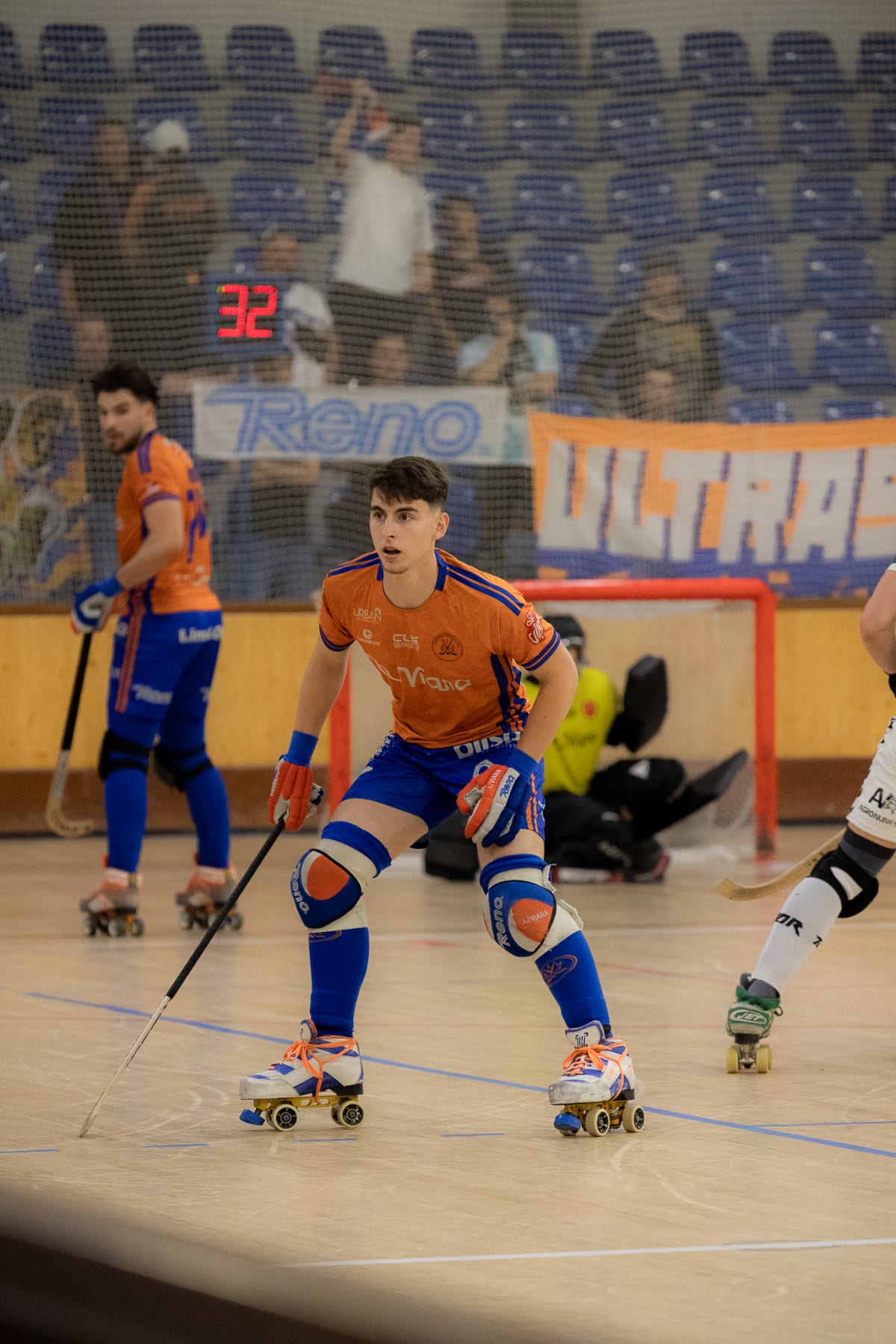 Jogador de hóquei em patins em ação