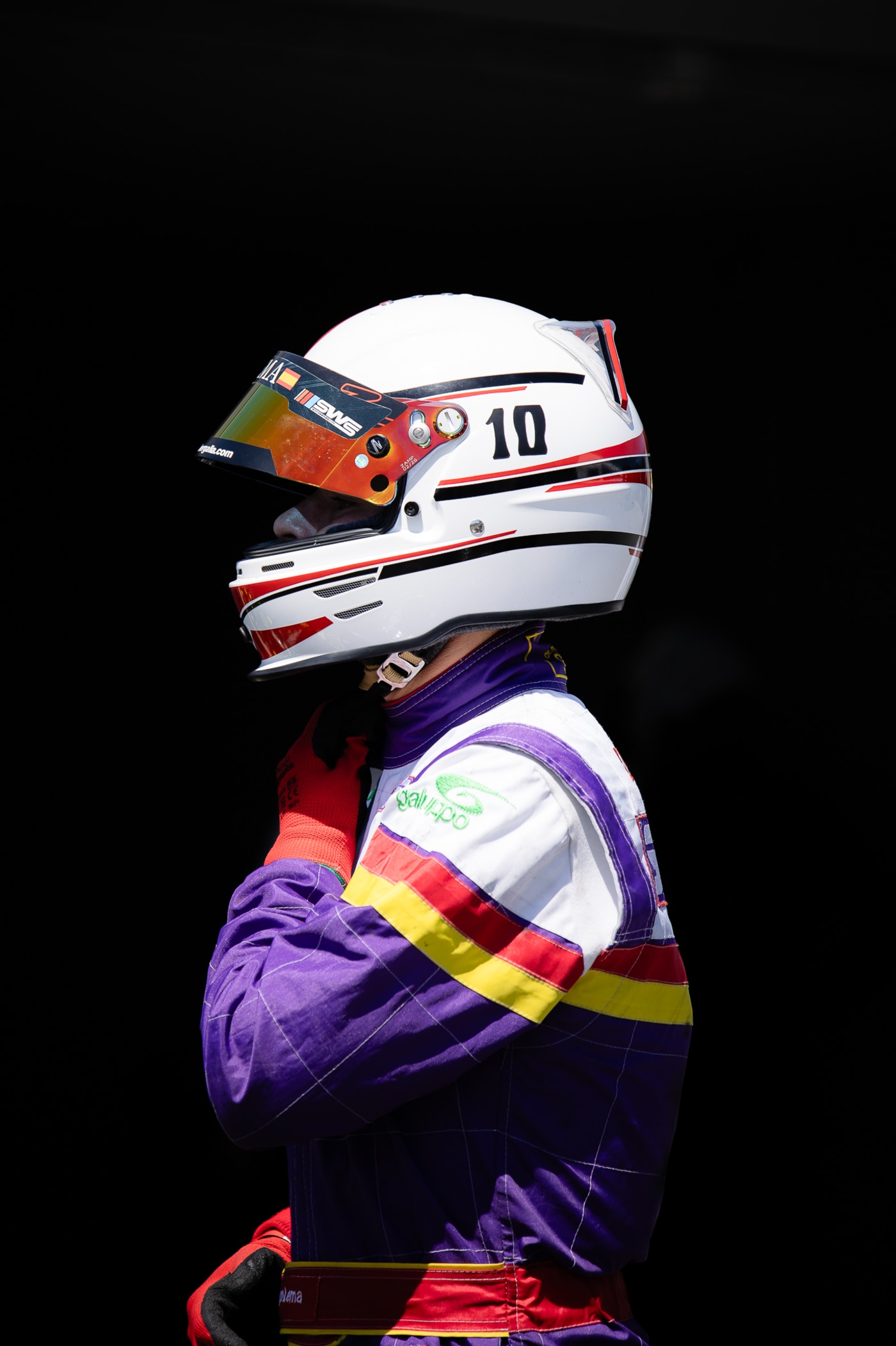 Piloto de kart em curva na Sodi Galicia