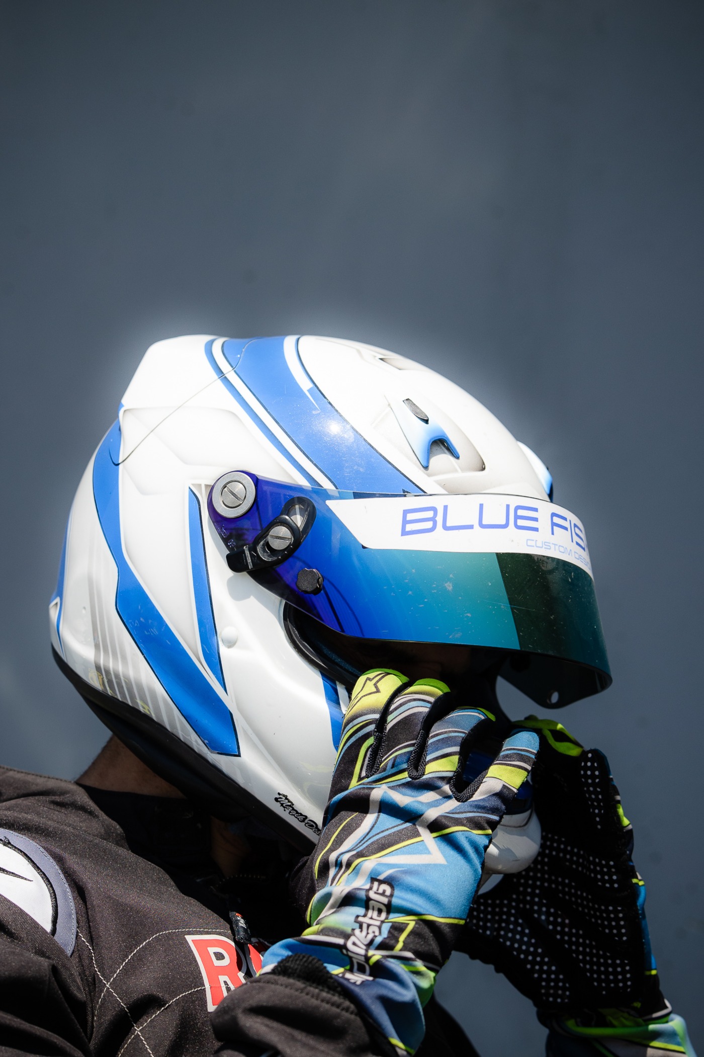 Piloto em competição de karting na Sodi Galicia