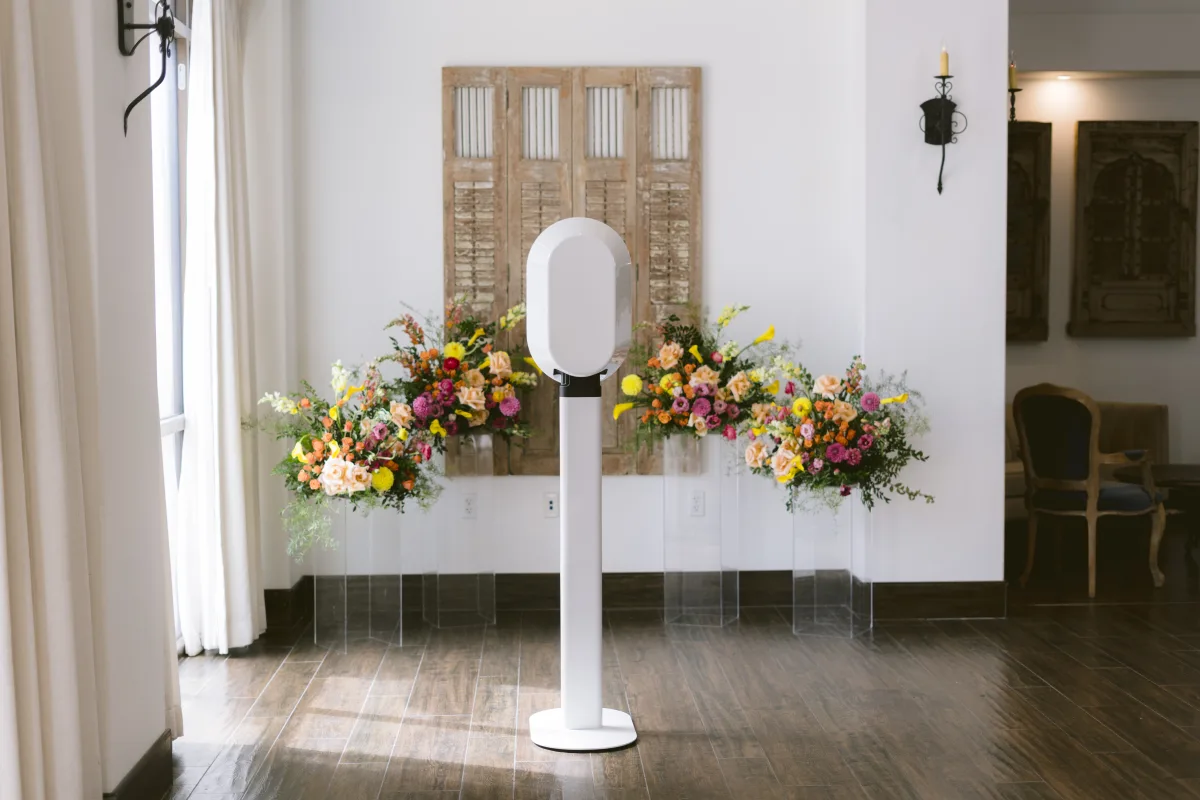 What Is a Glam Photo Booth? The Black-and-White Booth Everyone Wants