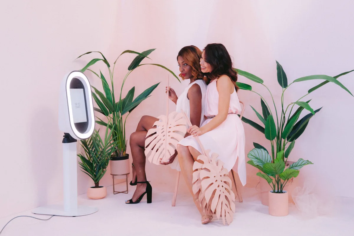 How to Plan Your Event's Photo Booth Timeline (When to Open and Close It)