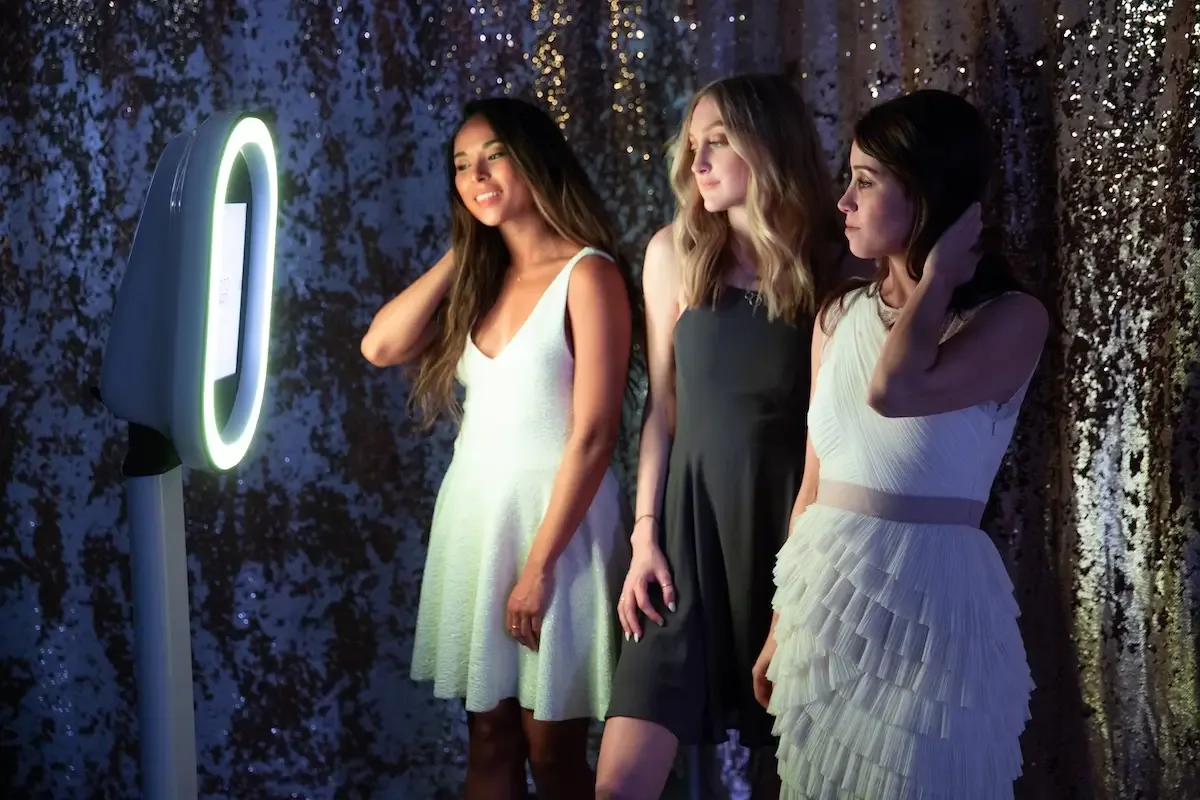 Why Your Las Vegas Restaurant Needs a Photo Booth