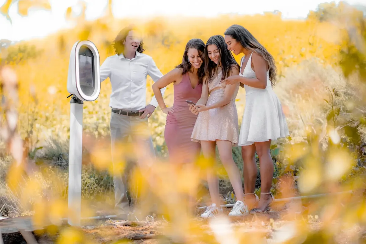 Photographer vs. Photo Booth: Choosing the Right Option for Your Las Vegas Event