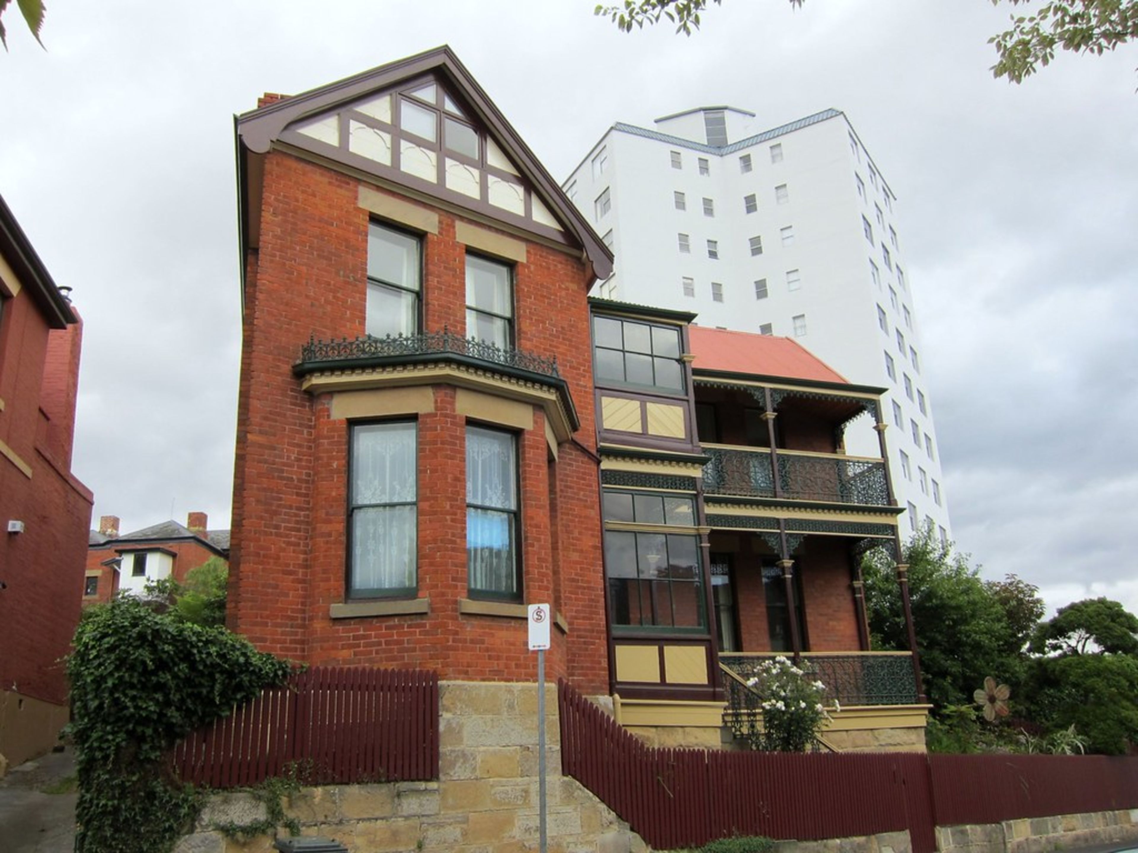 Battery Point (Historic Neighborhood)