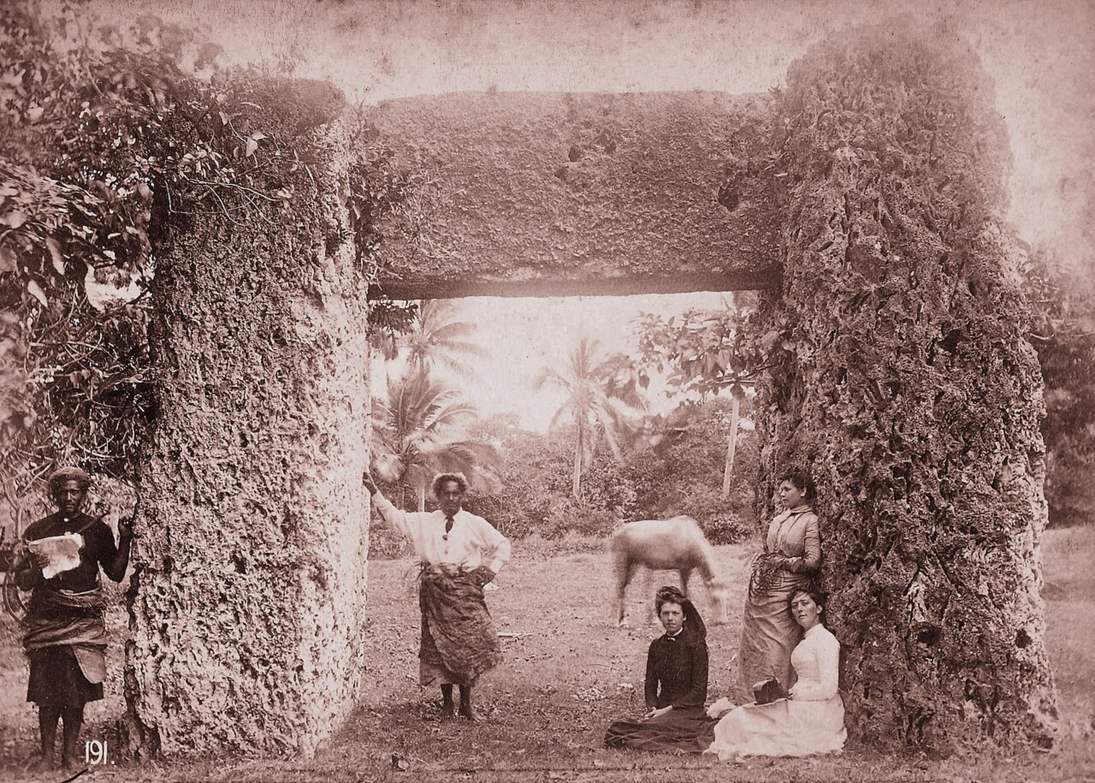 Ha'amonga 'a Maui Trilithon (day trip)