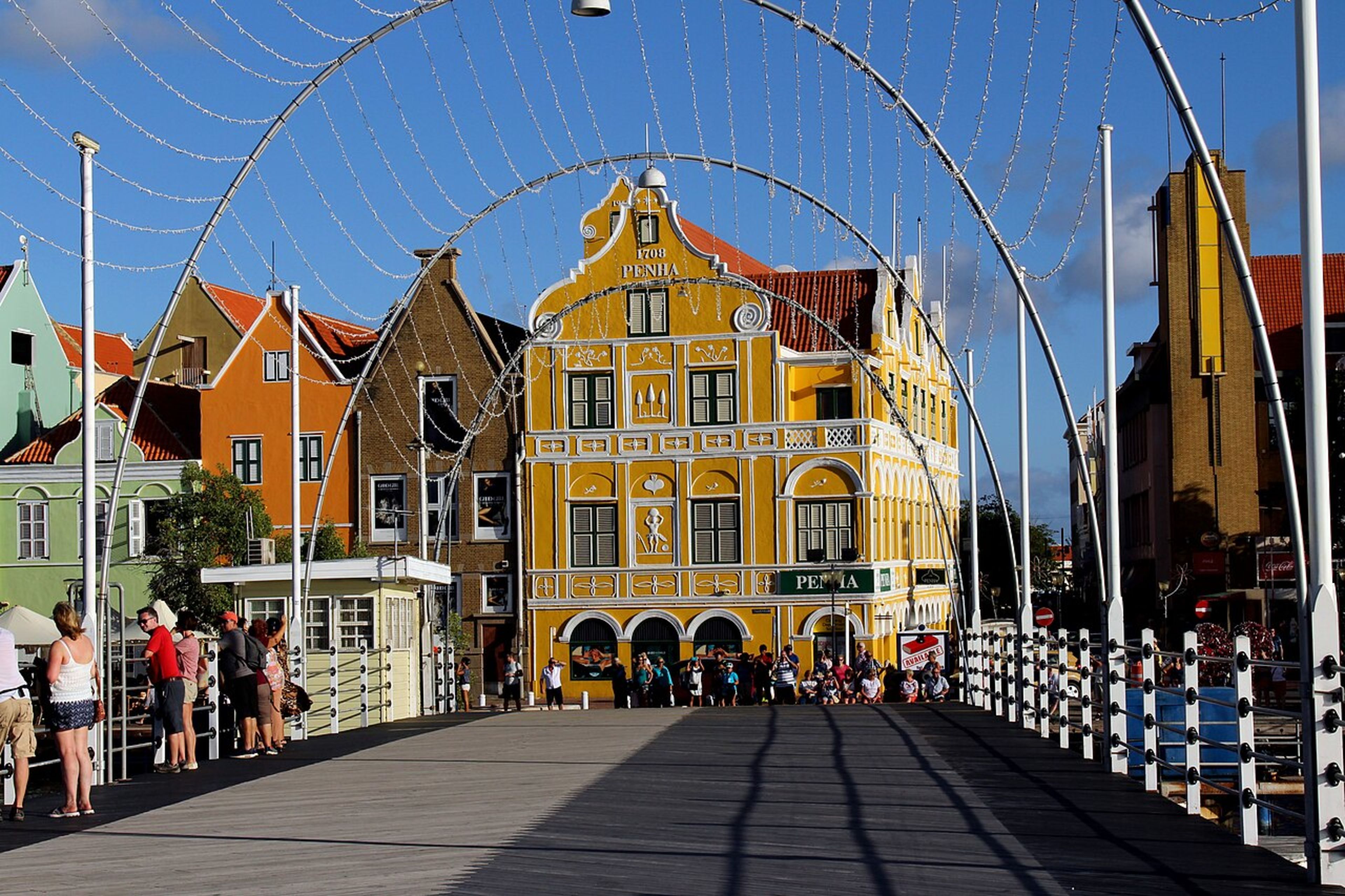 Queen Emma Pontoon Bridge