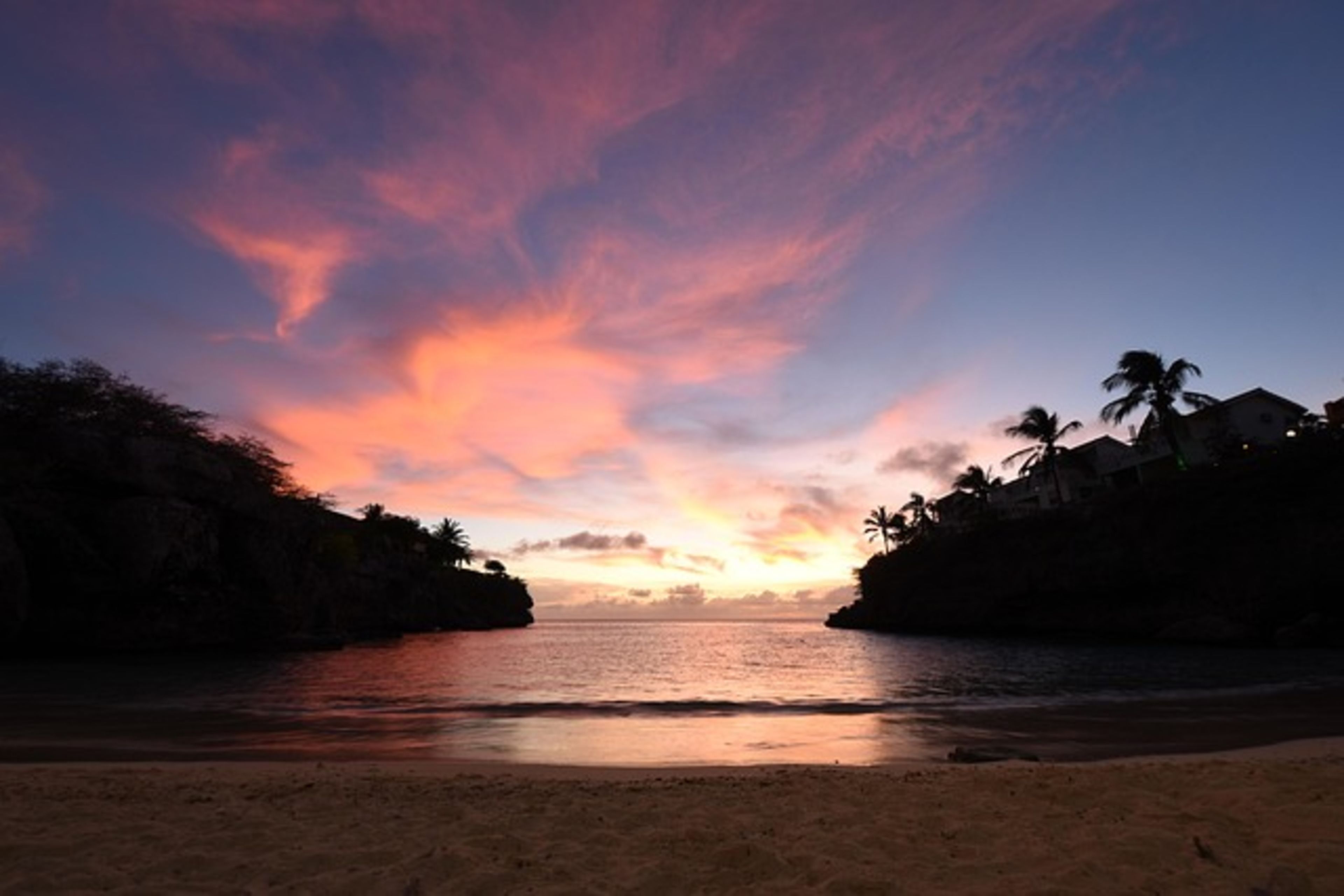 Playa Kenepa (Klein Knip Beach)