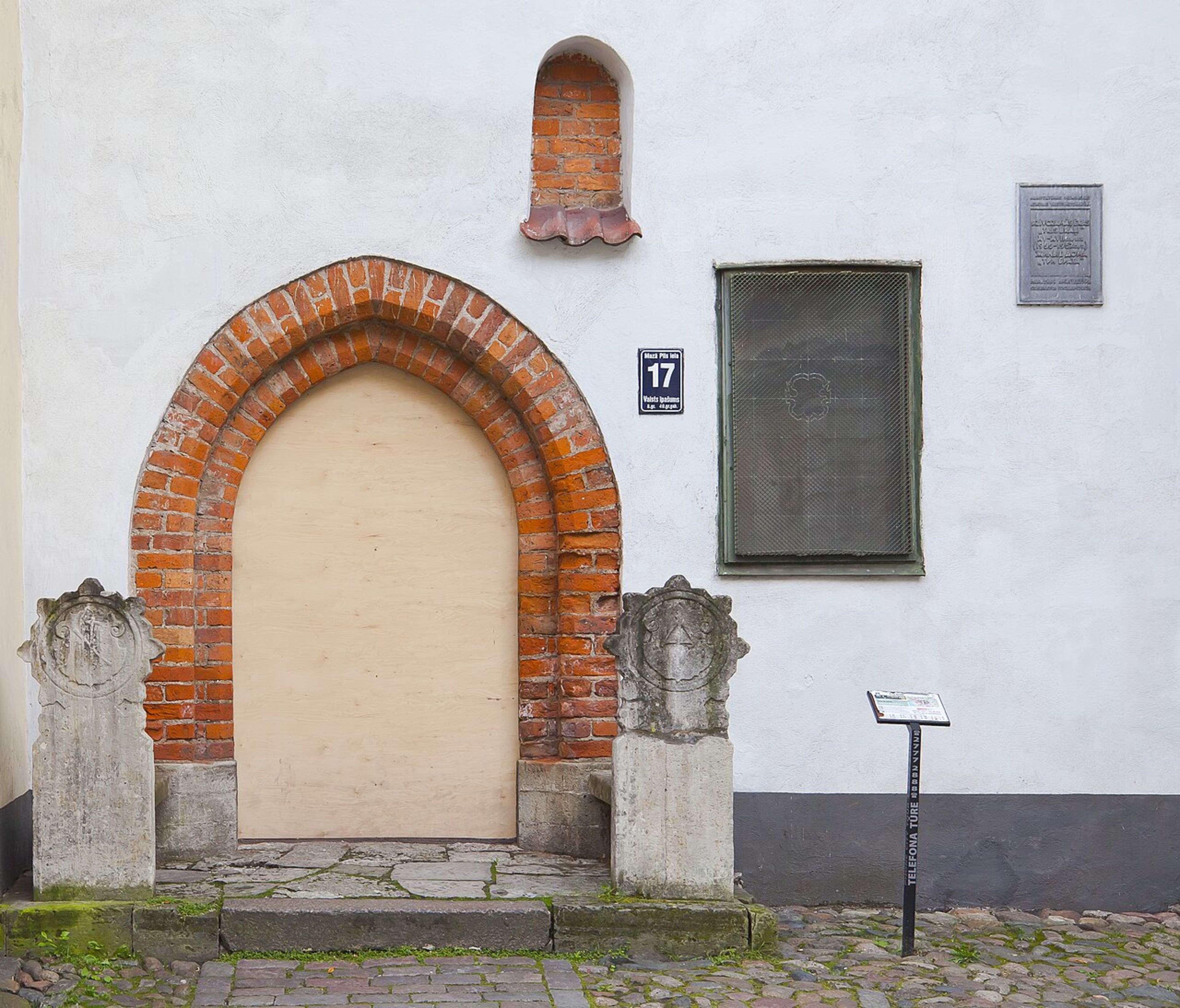 Three Brothers (Medieval Houses)