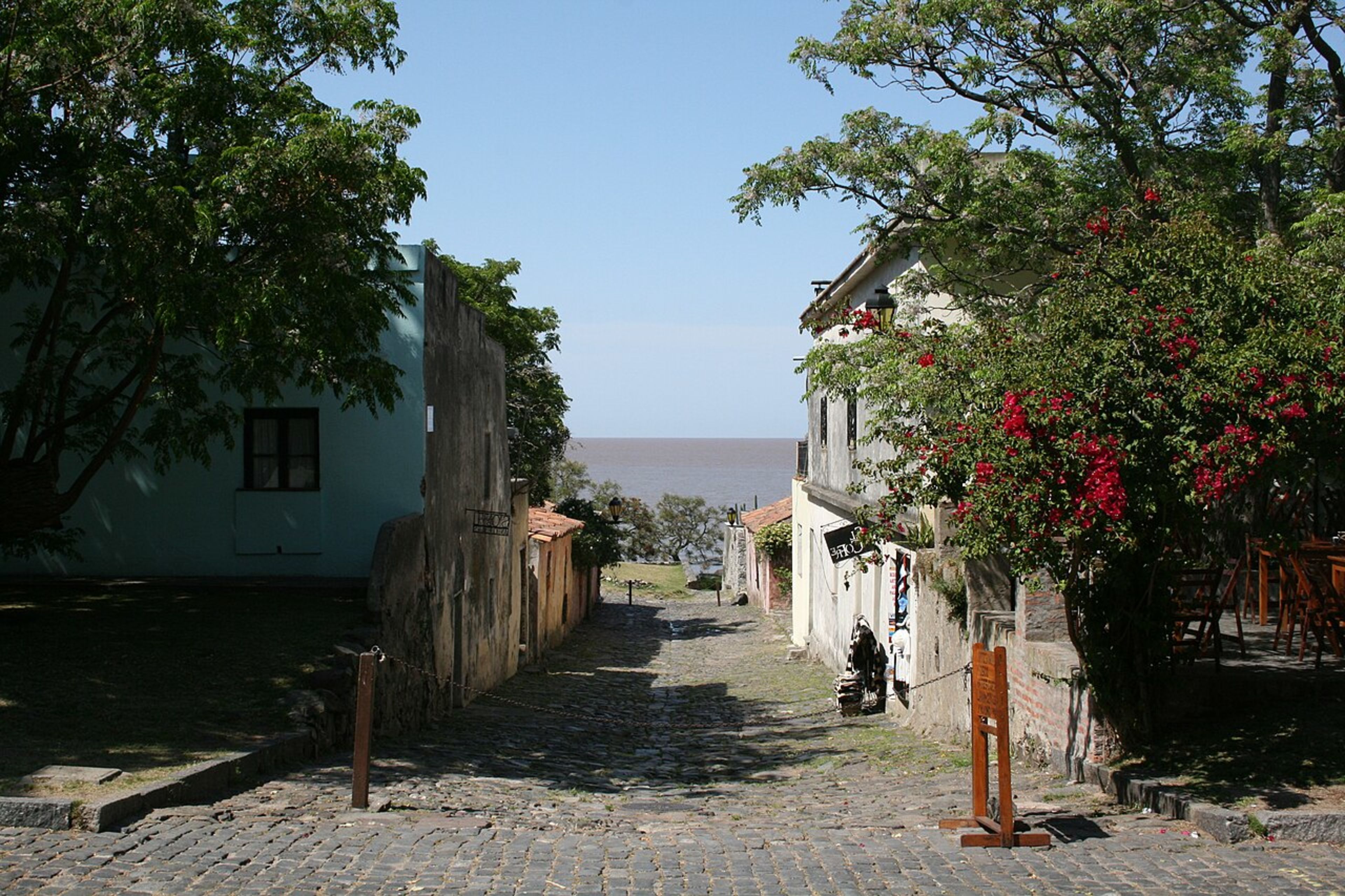 Calle de los Suspiros (Street of Sighs)