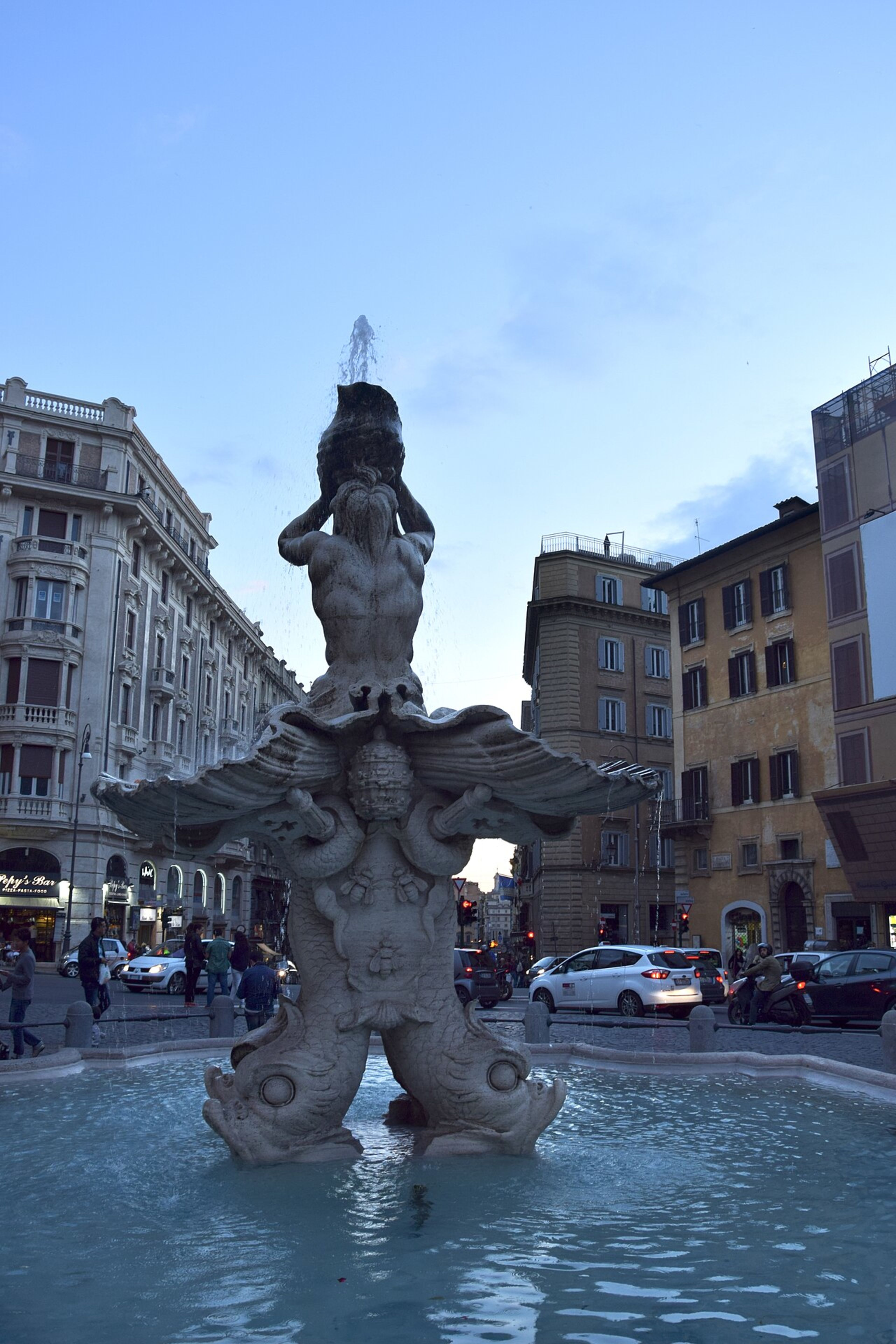 Fontana del Tritone