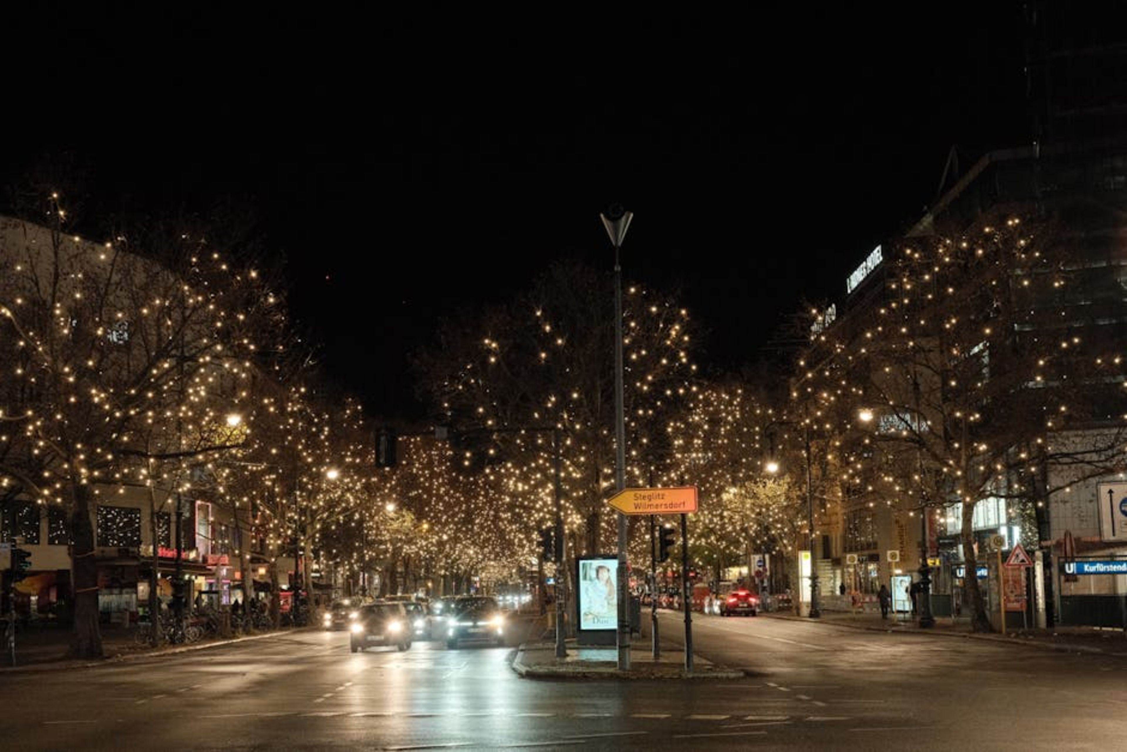Kurfürstendamm (Shopping Street)