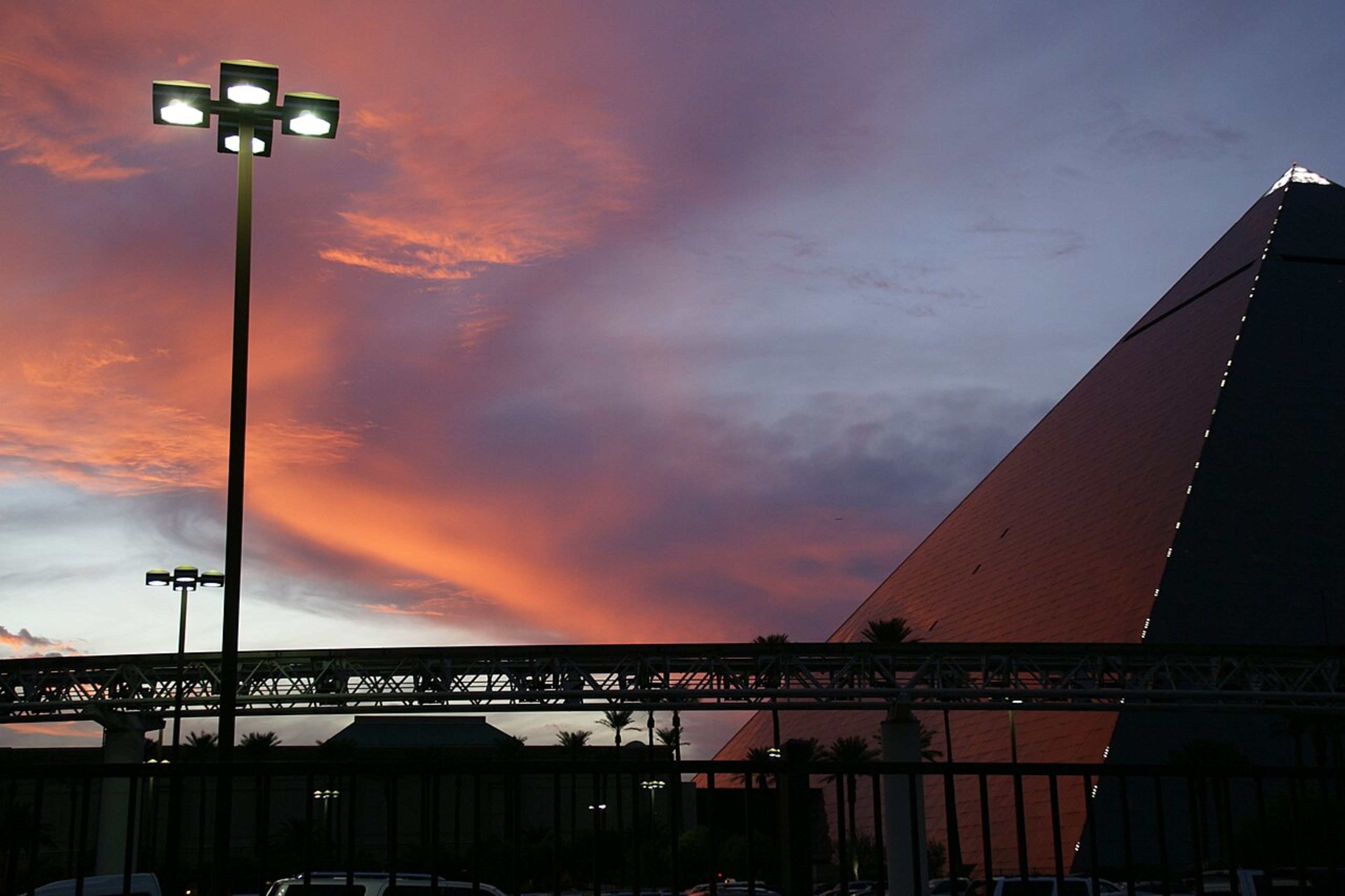 Luxor Hotel & Pyramid