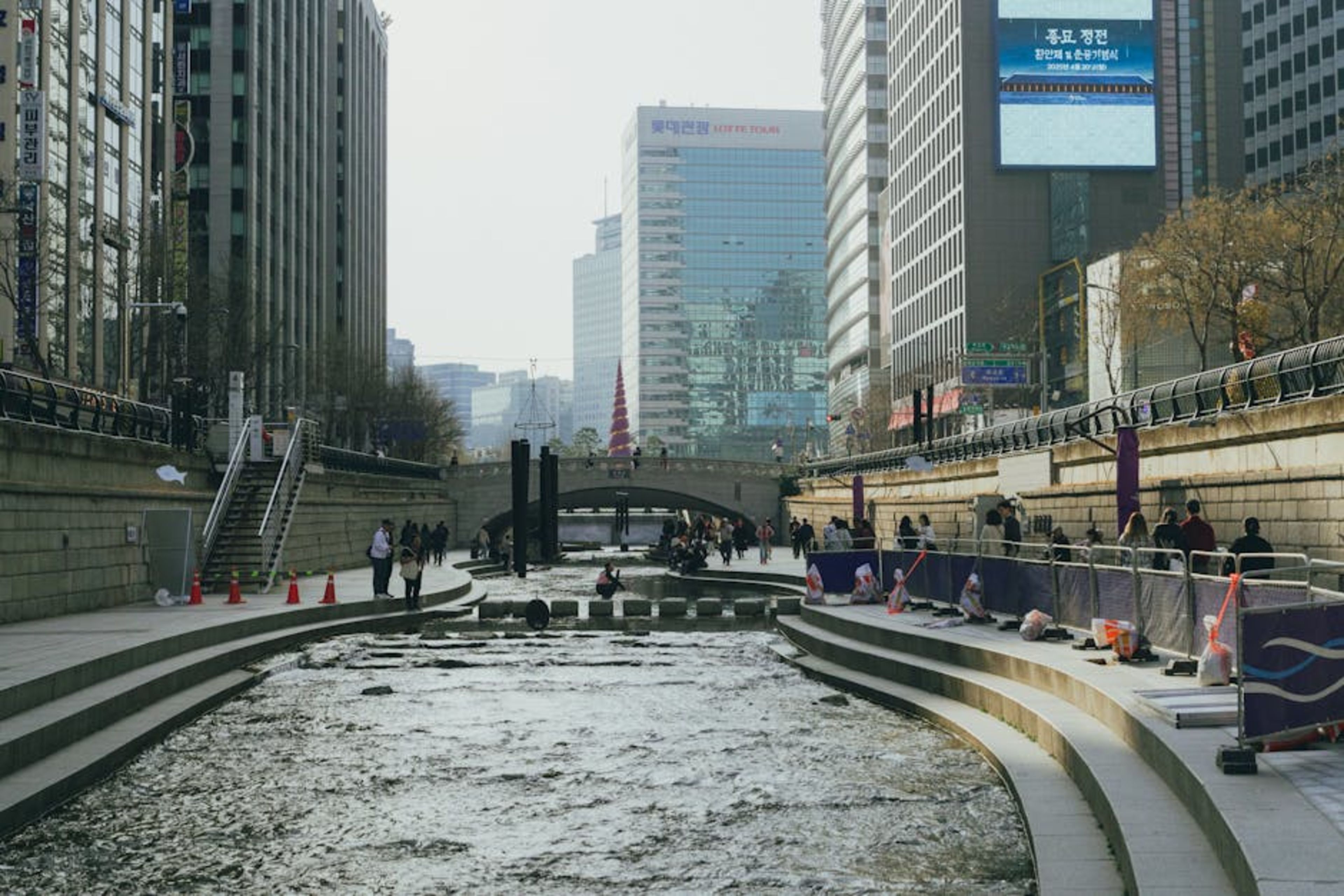 Cheonggyecheon Stream