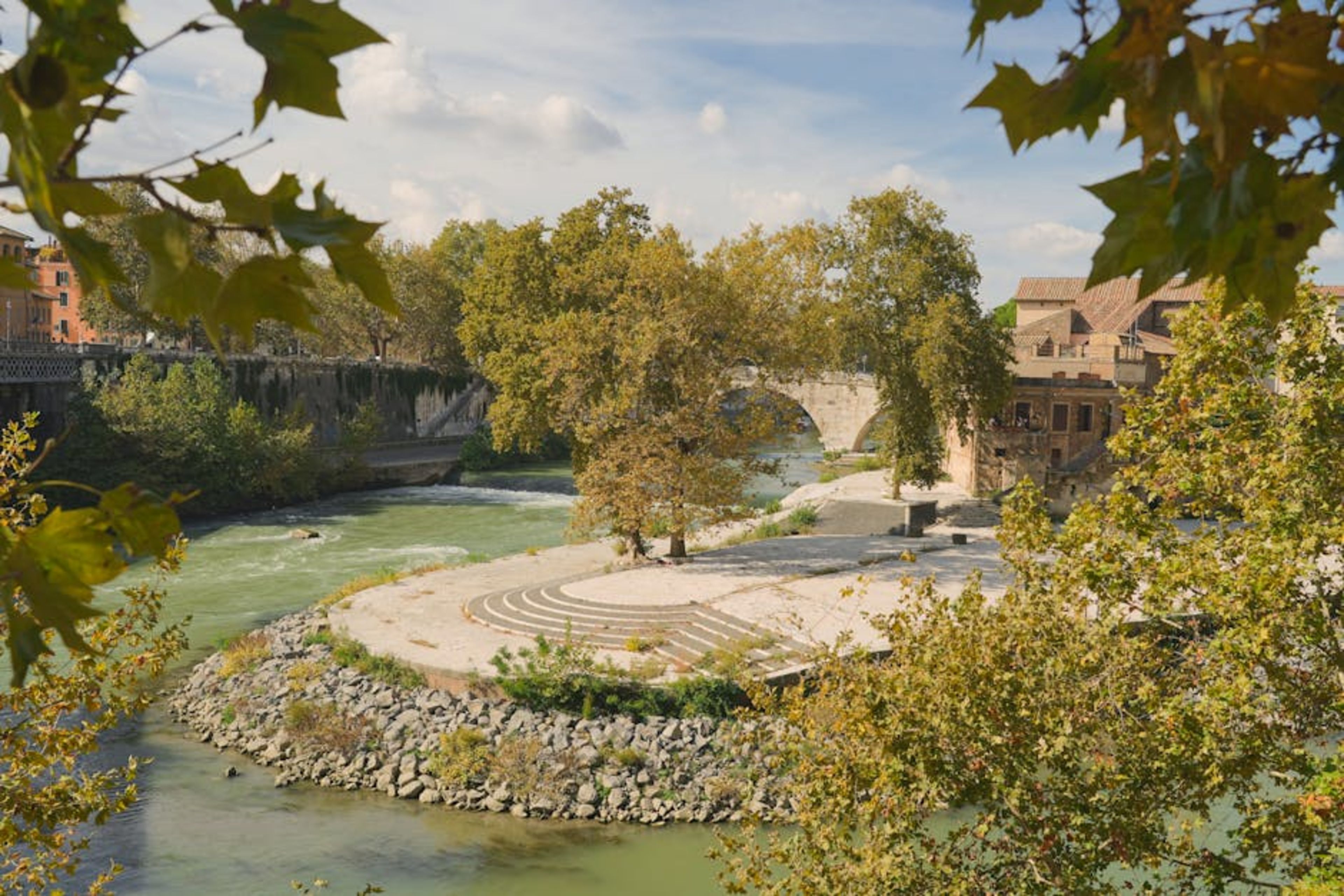 Isola Tiberina (Tiber Island)