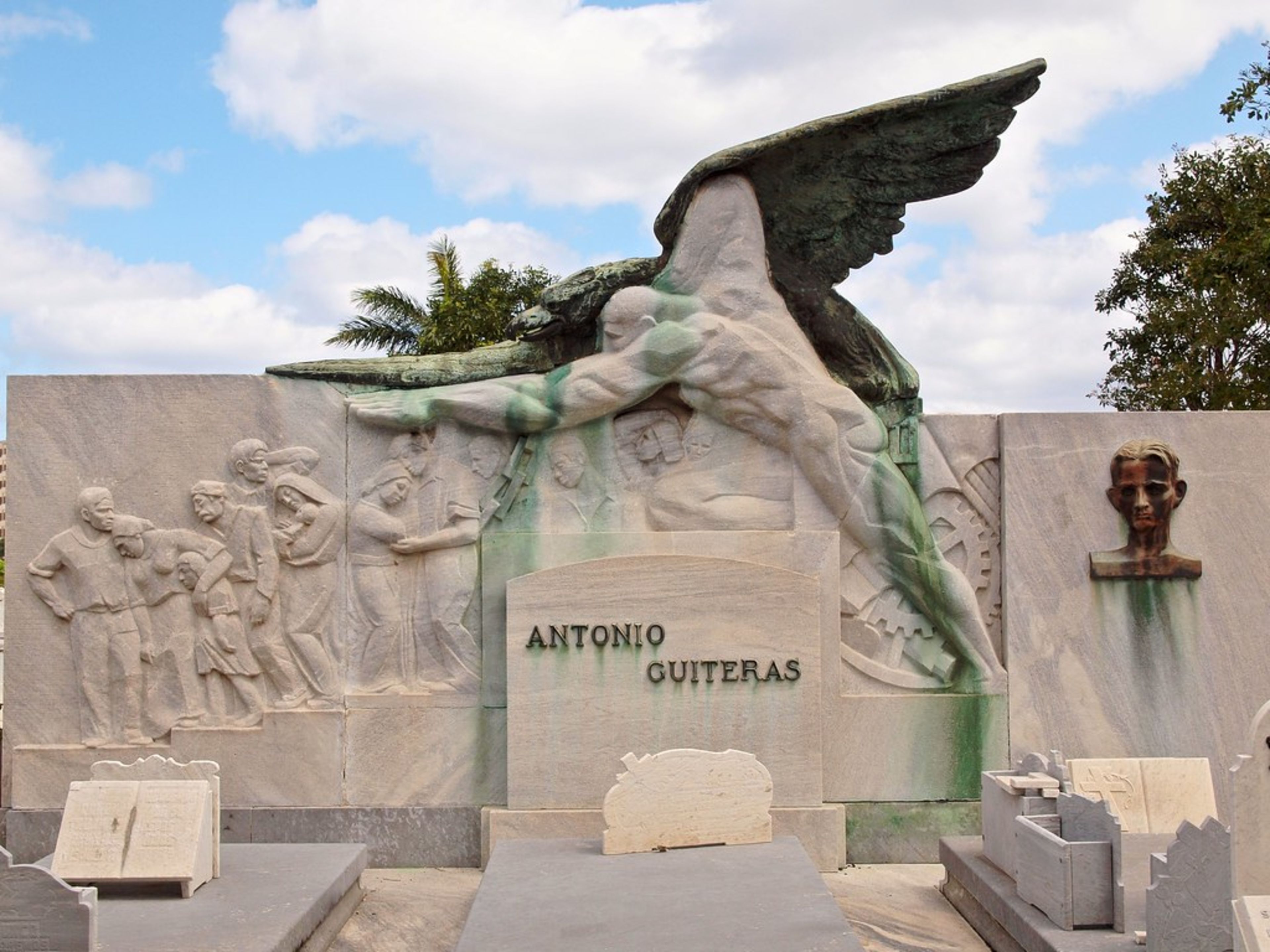 Necropolis Cristóbal Colón