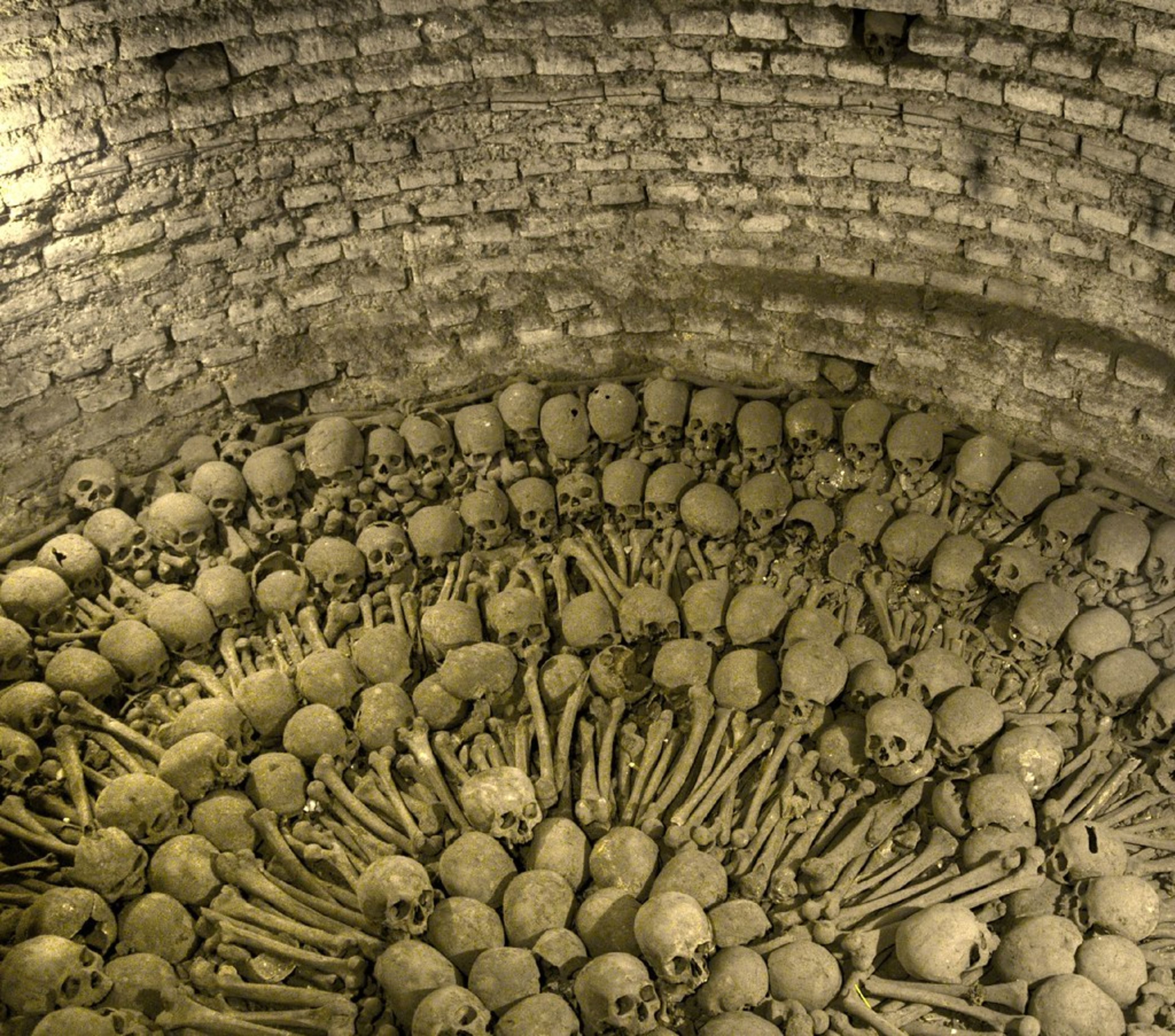 Iglesia de San Francisco & Catacombs