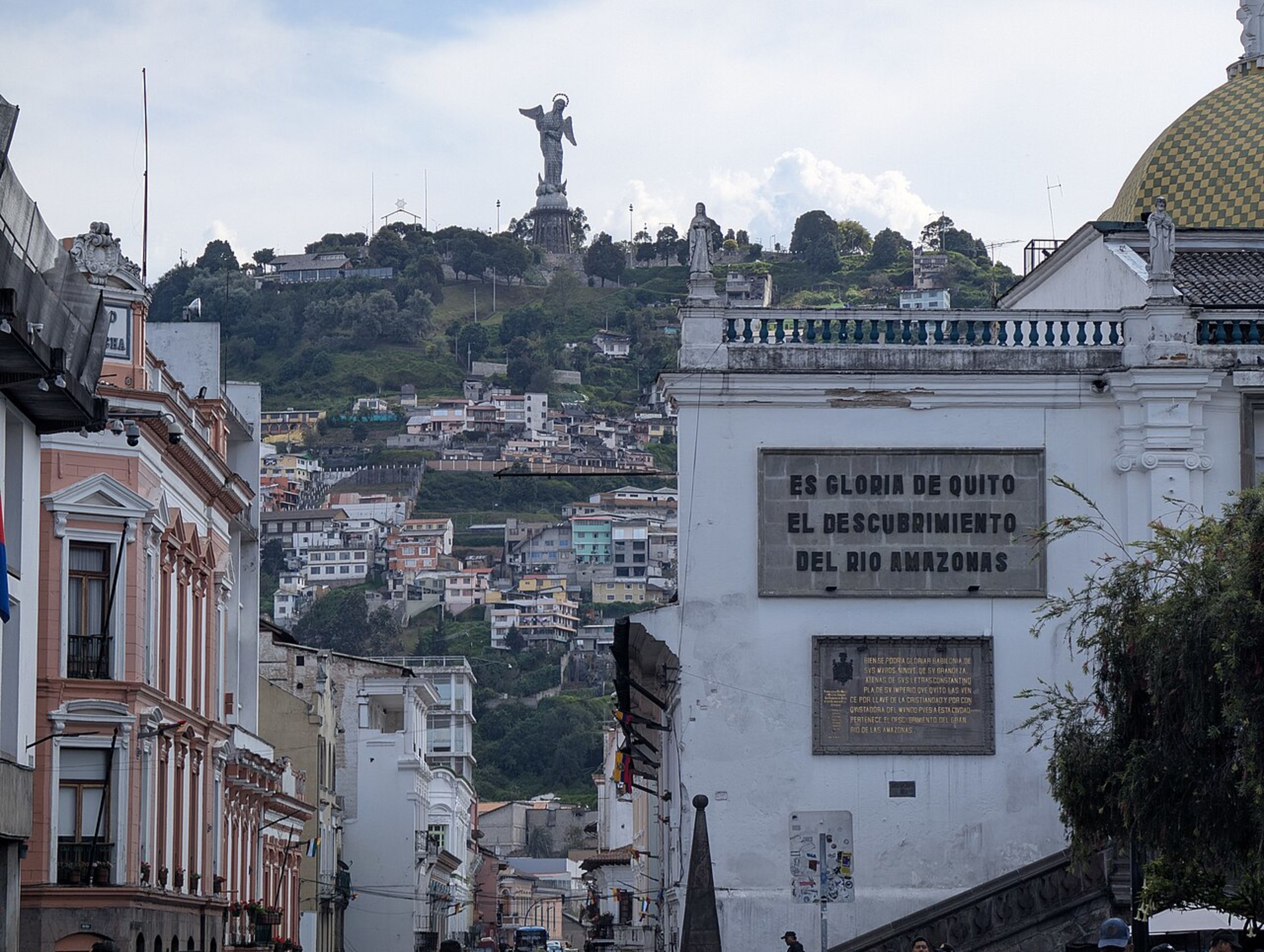 El Panecillo Hill & Virgin Statue