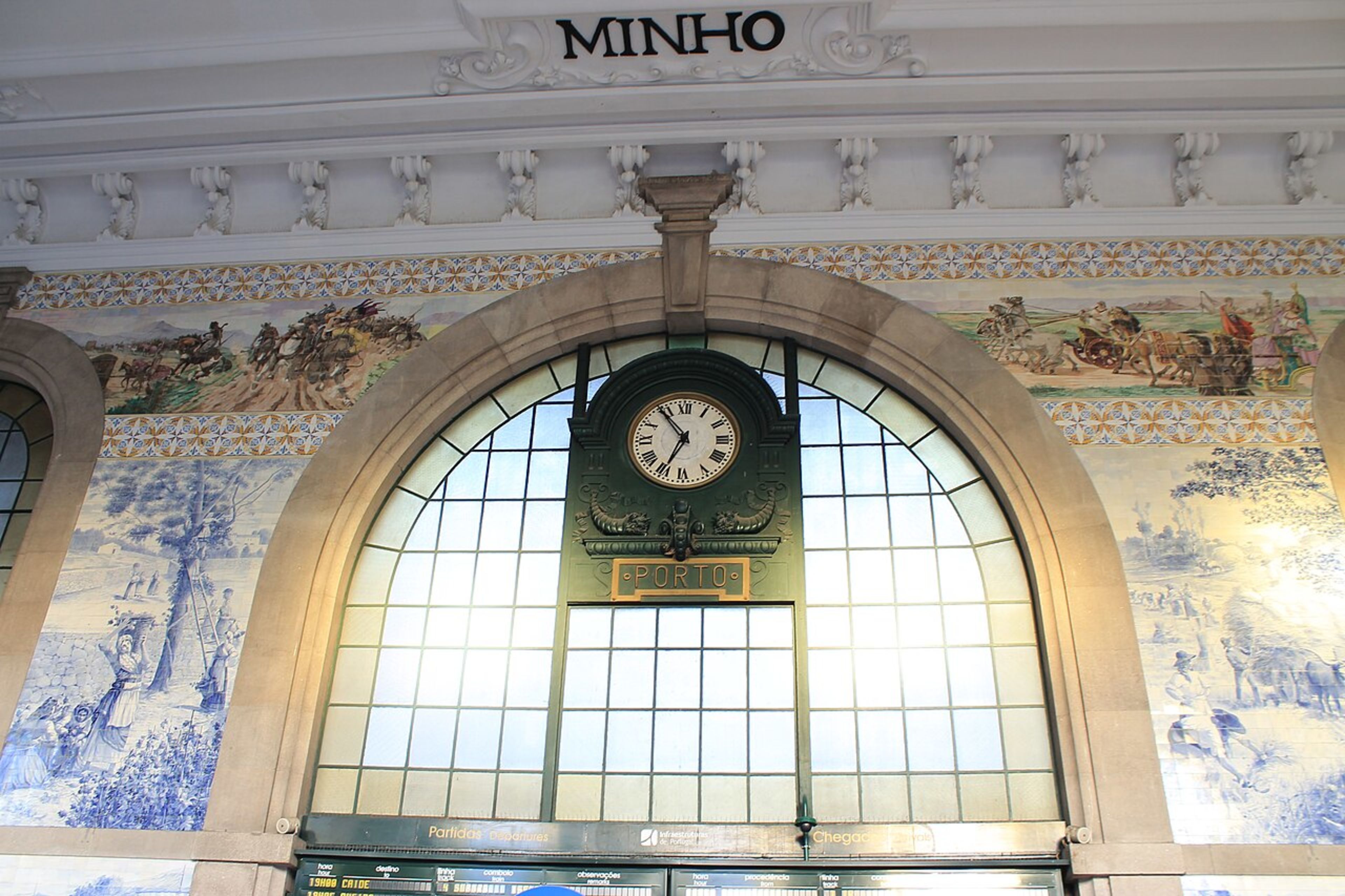 São Bento Train Station (Azulejos)