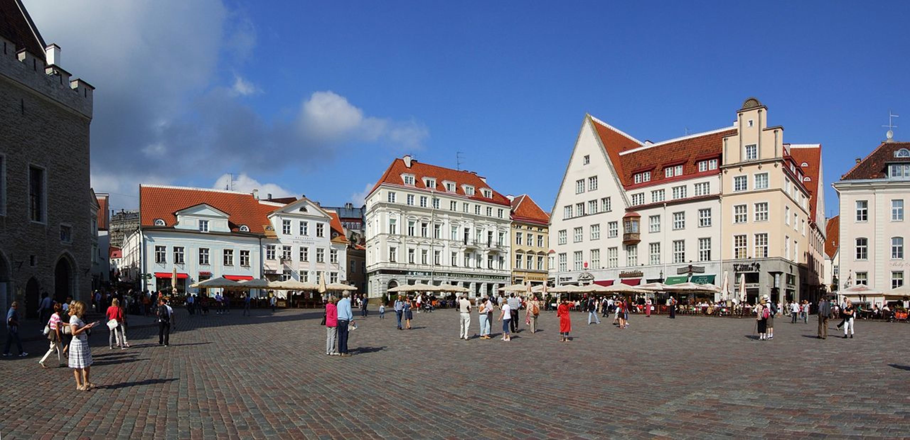 Tallinn Town Hall & Square