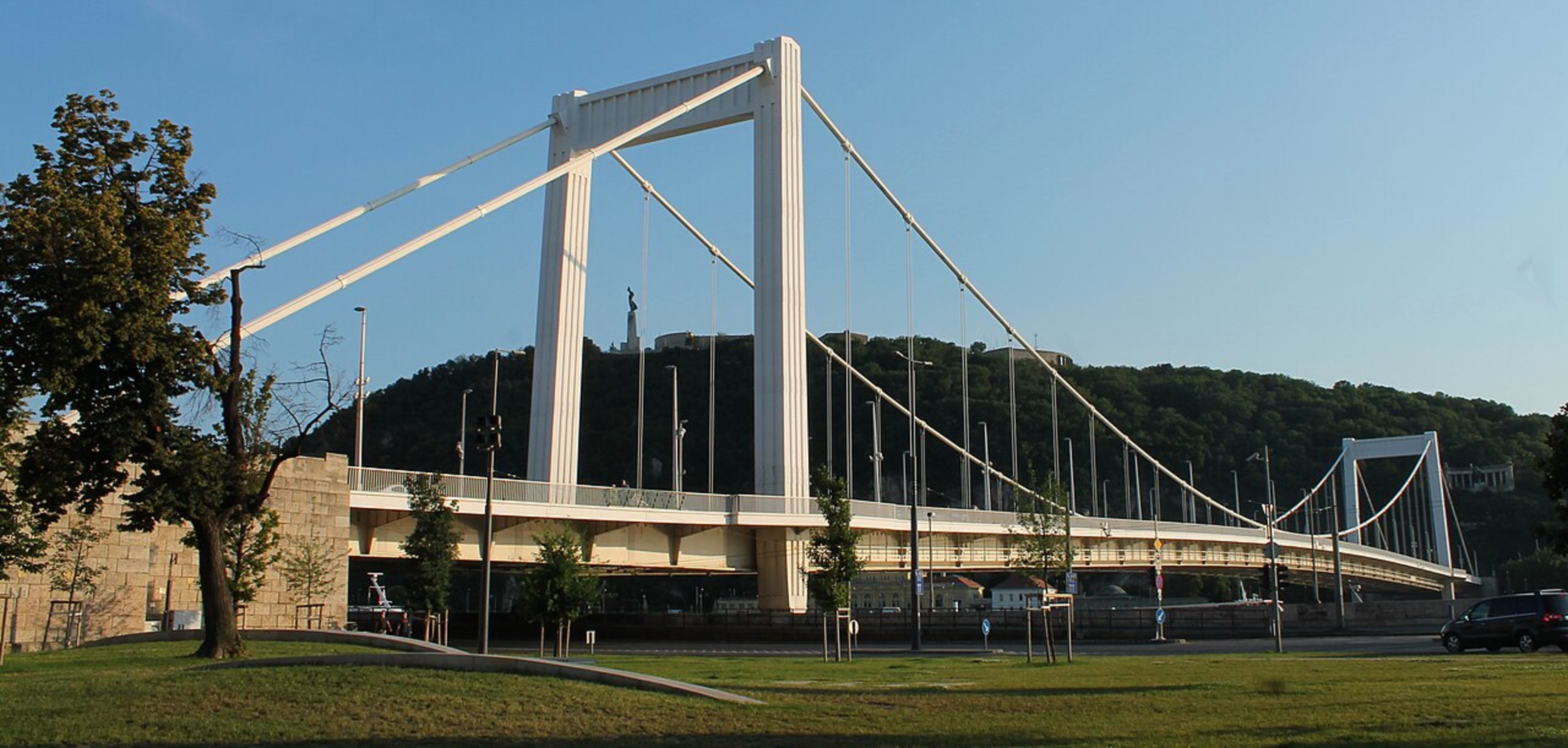 Elizabeth Bridge