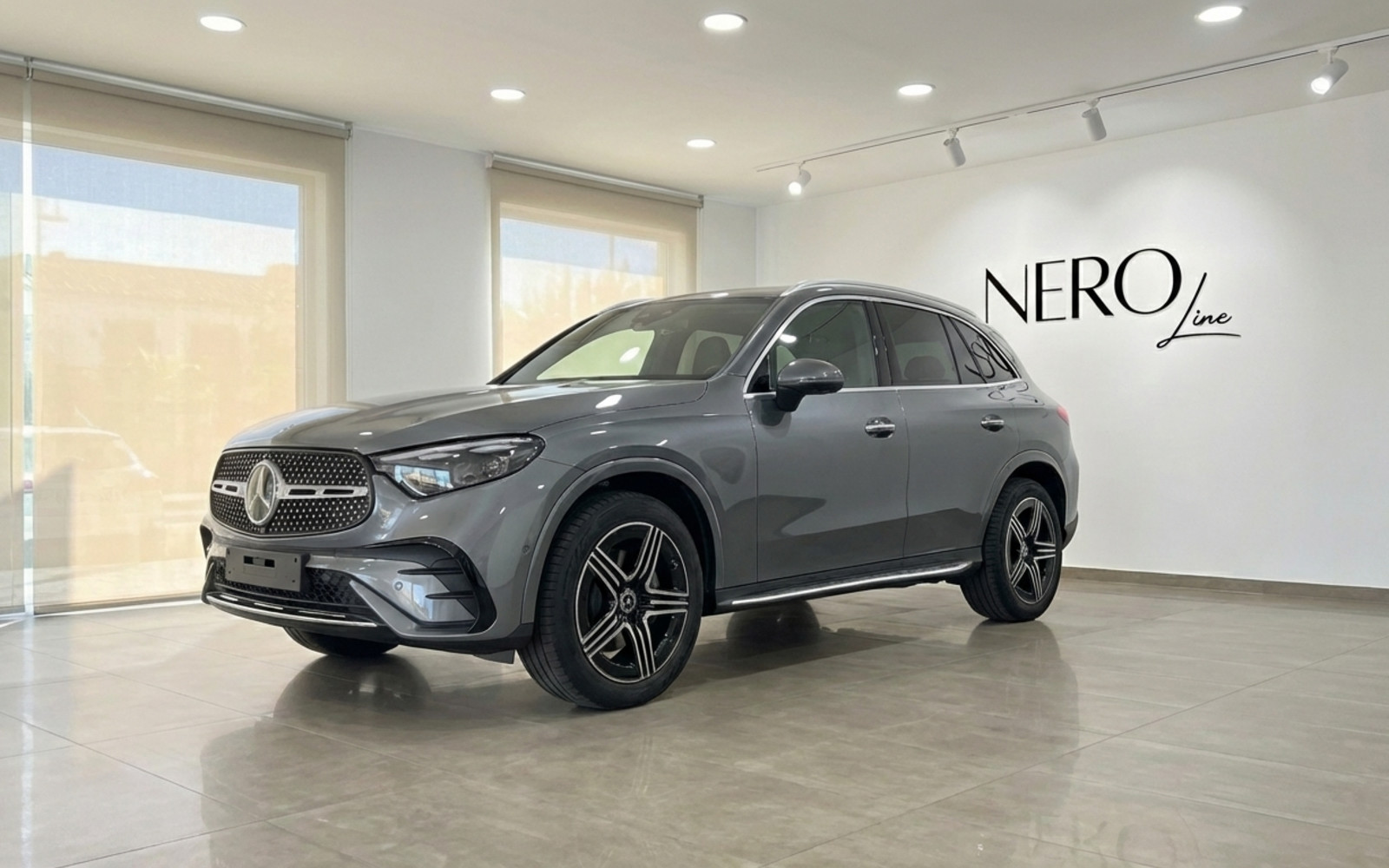 Mercedes-Benz GLC 200 2025 - 性能SUV - 视角 1 - 豪华汽车租赁