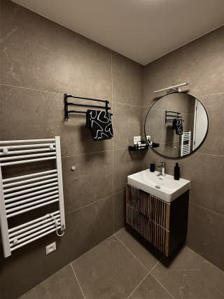 Elegantný apartmán s balkónom, garážou v blízkosti Eurovei - photo 5