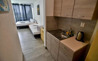 Penzión Šírava - Izba č. 3 štvorlôžková s kuchynkou a balkónom - photo 3