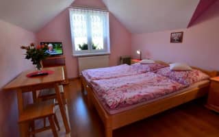 Penzión Family Rušin - Ružová štvorlôžková rodinná izba - photo 3