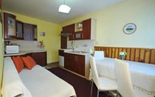 Penzión pod Troma Korunami - Apartmán s výhľadom do záhrady - photo 2