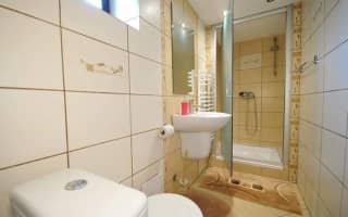 Penzión pod Troma Korunami - Apartmán s výhľadom do záhrady - photo 3