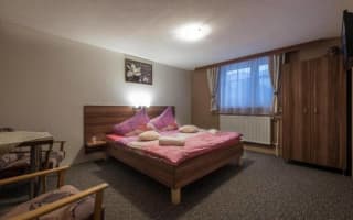 Penzión Goraľka - Rodinná izba s 2 spálňami s balkónom – fotografia 3