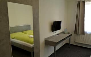 Garni Hotel 31 - Dvojlôžková izba s manželskou posteľou – fotografia 5