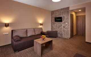Hotel Studničky - Rodinný apartmán s balkónom - photo 2