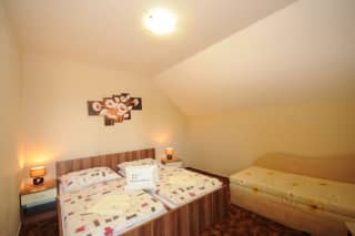 Penzión Zivka - Dvojlôžková izba Comfort s 2 prístelkami - photo 2