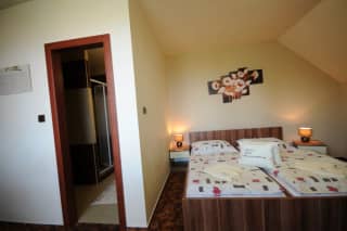 Penzión Zivka - Dvojlôžková izba Comfort s 2 prístelkami - photo 3