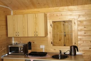Mara Camping Skvelý camping pri Liptovskej Mare - Drevený domček Tatranec – fotografia 2