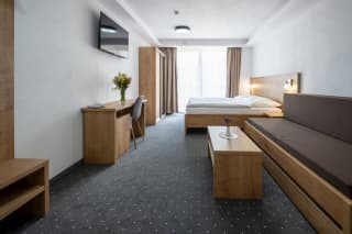 Berg Liptov Luxusné ubytovanie s wellness v Pavčinej Lehote - Štvorlôžková izba - photo 3