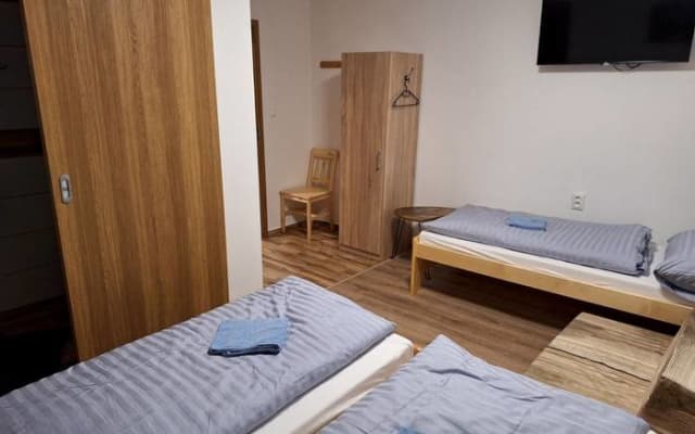 BUBO Penzión - Trojlôžková izba s prístelkou č. 2 – Moravany