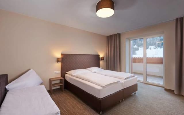 Hotel Studničky - Trojlôžková izba Štandard s balkónom – Vernár