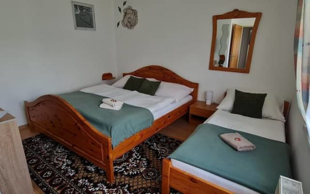 Lienka Ubytovanie - Trojlôžková izba s kúpeľňou – Nová Lesná