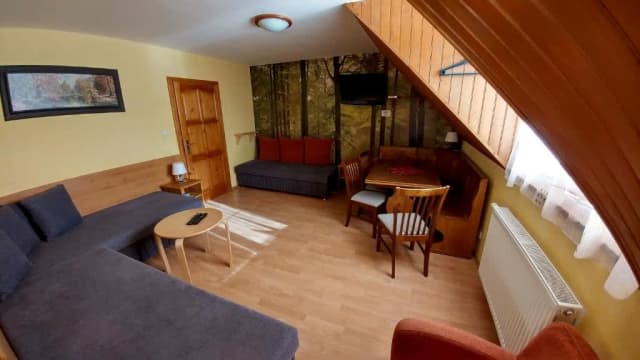 Apartmány Centrum Komfortné apartmány s bazénom v Pavcinej Lehote - Rodinný apartmán s 1 spálňou pre 8 osôb – Pavčina Lehota