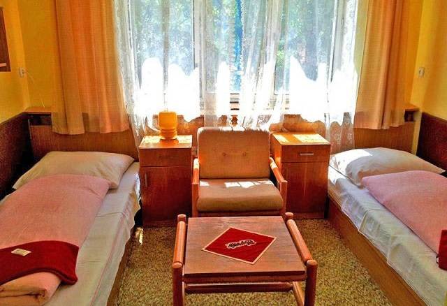 Turistická ubytovňa Veterník - Štvorlôžková izba – Kremnica