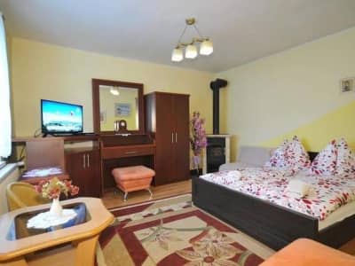 Penzión pod Troma Korunami - Apartmán s výhľadom do záhrady – červený kláštor