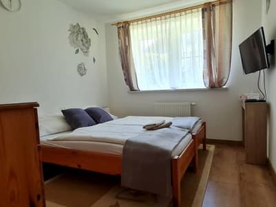 Lienka Ubytovanie - Dvojlôžková izba bez kúpeľne – nová lesná